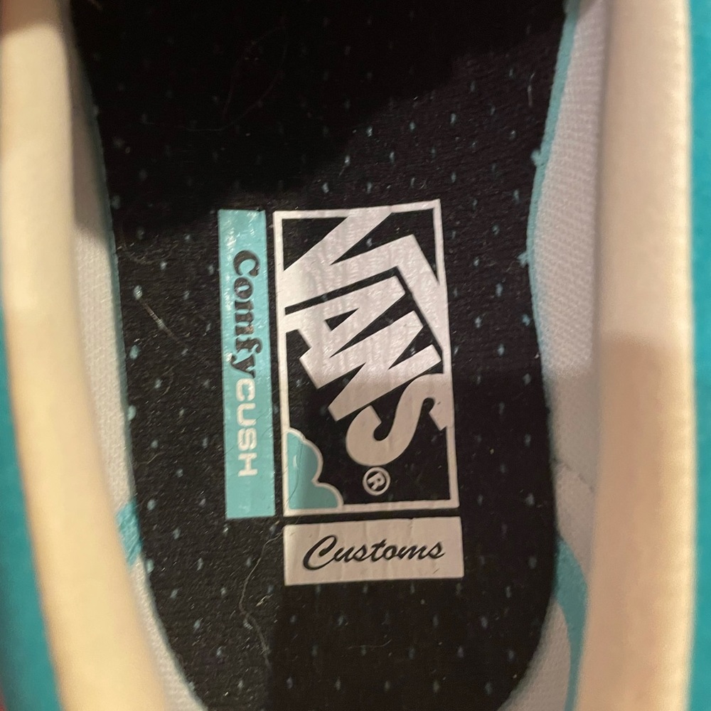 Vans - Picture 7 of 8